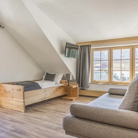 Alpinest Apartmanhotel 3*